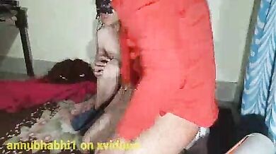 Kaamwali se hot choda chodi masti wali Hindi bf