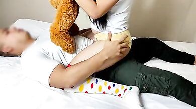 Kuwari ladki ke chut ki seal chod chod kar premi ne todi