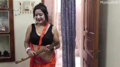 Dhokebaaj pati ne kaamwali se kamasutra sex maza liya