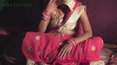 Asha Jaiswal ne corn ko boobs par ragad kar fuck masti ki