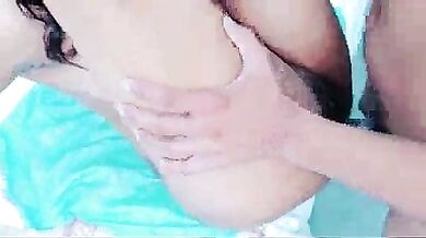 Chudakad padosan ki chut main kaala lund daal kar sex masti