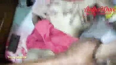 Khubsurat gf ke chut ki seal tootne ka mast porn