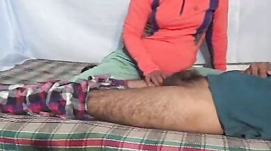 Hindustani ladki apne padosi ke lund par chadi