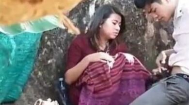 Ladki ki chut chudi apne padosi se
