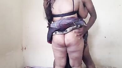 Ghar mai bete ke dost se chachi ki desi chudai xxx