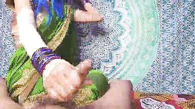 Chudasi bhabhi ki ghar par hot fuck ki Indian sex video