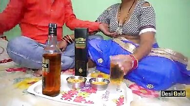 Padosi aunty ke saath dhasu chudai ki Hindi blue film