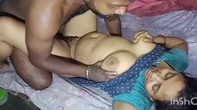 Dehati bhabhi ki chuchi chuskar chudai kiya padosi ne