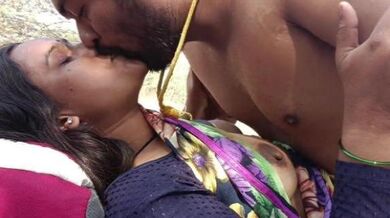 Village Marathi bhabhi jungle mein sex karti hai Bf sath