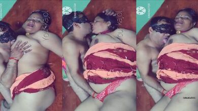 Ranchi bhabhi ki siskiyaan nikali chuchi chuskar aur ungli karke