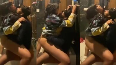 Mumbai girlfriend ki bathroom mein chut chudai Indian sex clip