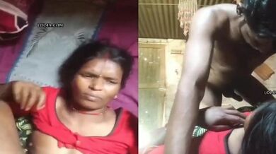 Dehati aurat ke muh ke samne lund hilakar mast chudai kiya