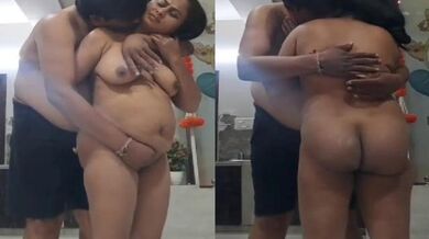 Pune uncle aunty nangi romance kissing wali pakdi gayi mms