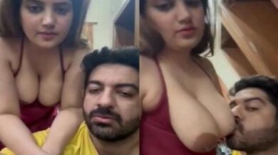 Delhi muslim bhabhi ke boobs suck karta hai lover camera par