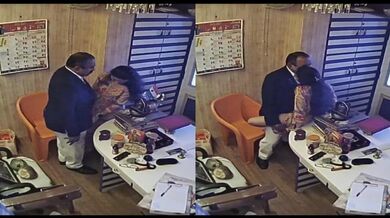 Young wife aur Indian astrologer Ashok Kharat viral sex bf