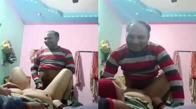 Chote devar ne bhabhi aur padosi ki chudai ka MMS banaya