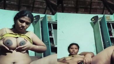 Dehati MILF ne chut me shampoo ka bottle ghusakar masti kiya
