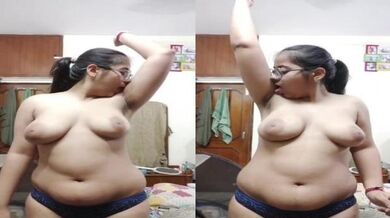 Chashmish girl chubby body dikhayi sirf panty pehne nude MMS