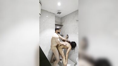 Gurgaon wife ki nangi chudai kiya bathroom me lover ne clip