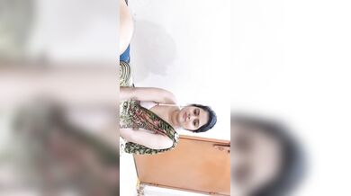 Bhabhi lund ki malish karke devar se chudwati hai choot clip