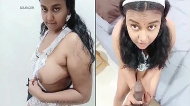 Gadrai Telugu MILF maid ki uniform me sex karti hai lover se