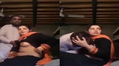 Muslim wife ki chuchi chusa padosi Chacha Jaan chupke se MMS