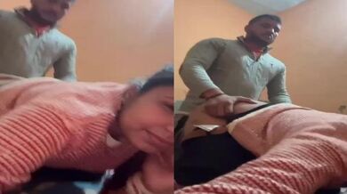Sweater pehni bhabhi ko ghodi banakar choda padosi viral MMS